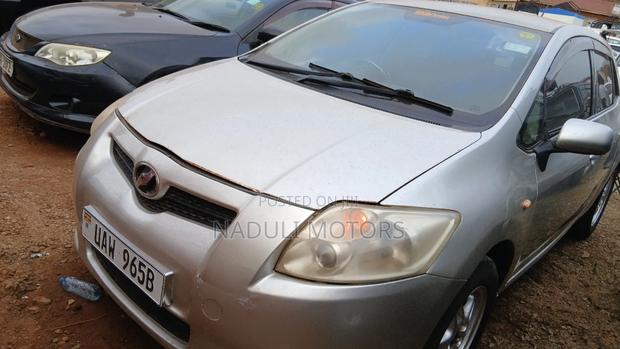 Toyota Auris 2009 Silver