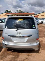 Toyota ISIS 2012 Silver for sale
