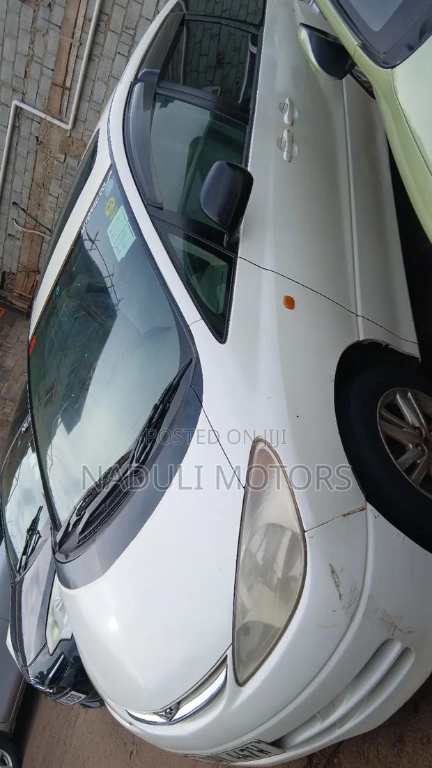 Toyota Estima 2007 White