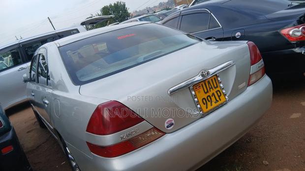 Toyota Mark II 2004 Silver