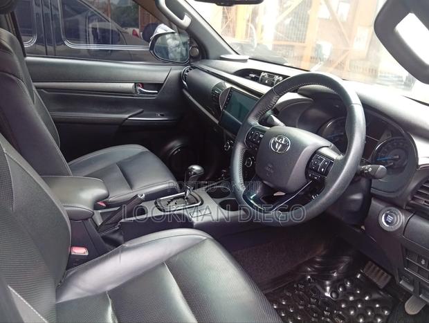 Toyota Hilux 2.8 Diesel 2020 Green