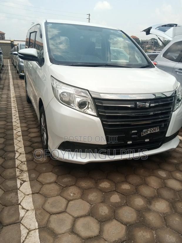 Toyota Noah 2014 White