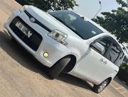Toyota Sienta 1.5 AWD 2011 White for sale