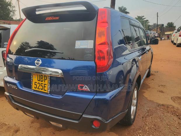 Nissan X-Trail 2010 Blue