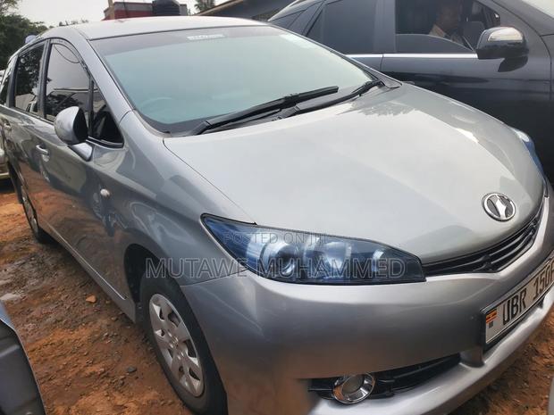 Toyota Wish 2010 Gray