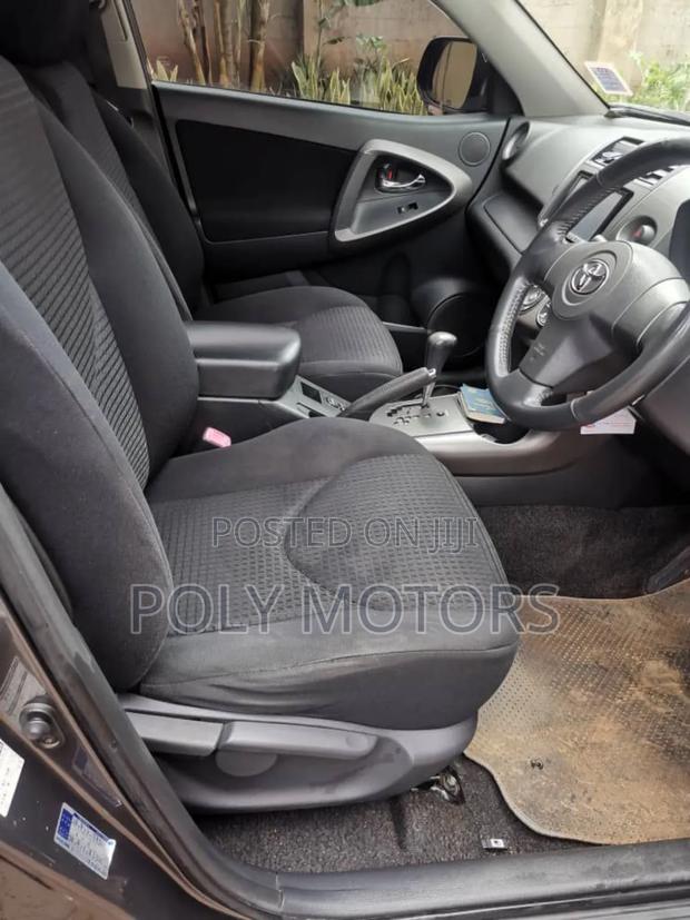 Toyota Vanguard 2010 Gray