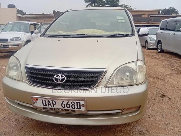 Toyota Nadia 2.0 135hp AWD 2001 Gold