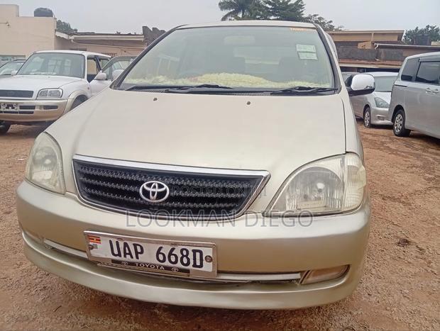 Toyota Nadia 2.0 135hp AWD 2001 Gold