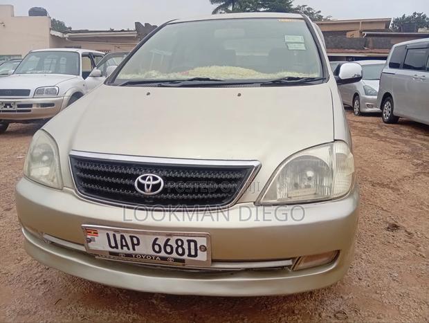 Toyota Nadia 2.0 135hp AWD 2001 Gold