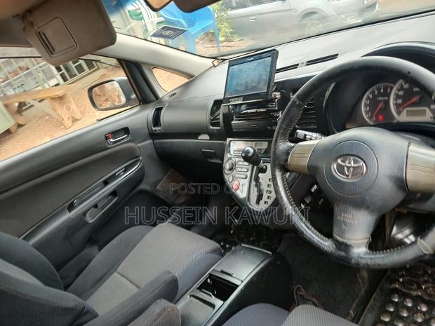 Toyota Wish 2007 Silver