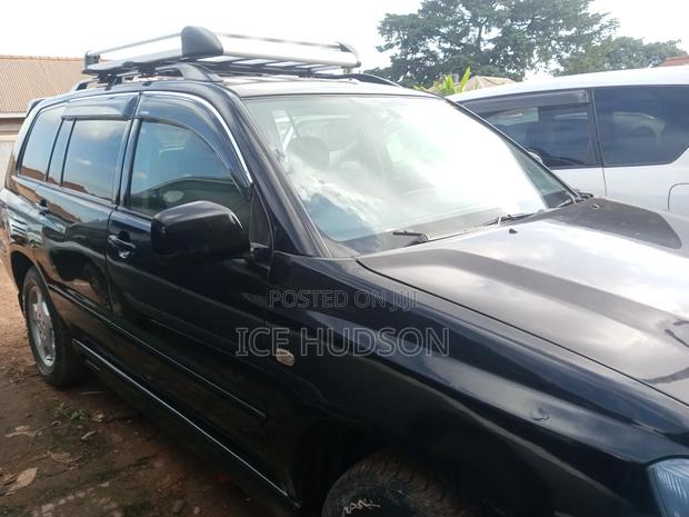 Toyota Kluger 2003 Black
