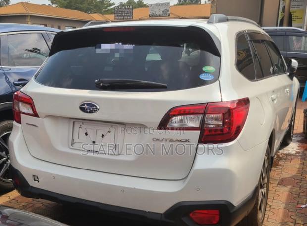 Subaru Legacy 2.5i Limited AWD 2017 White