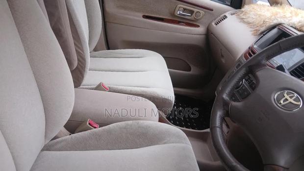 Toyota Nadia 2001 Gold