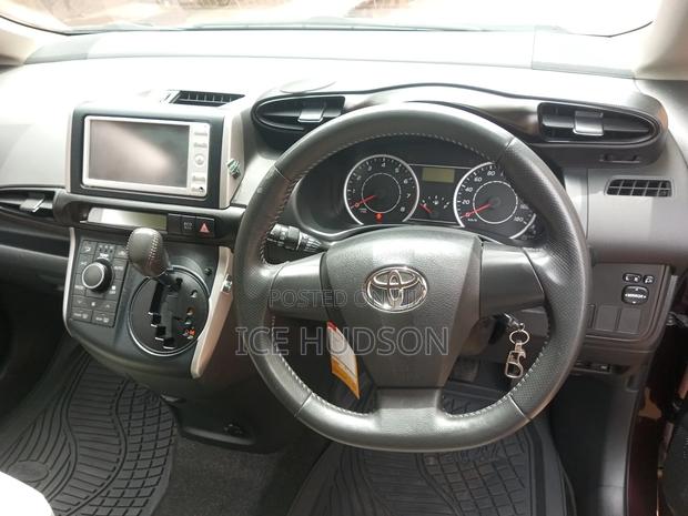 Toyota Wish 2012 Burgundy