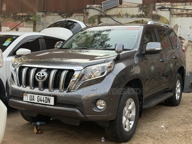 Toyota Land Cruiser Prado 2016 Gray