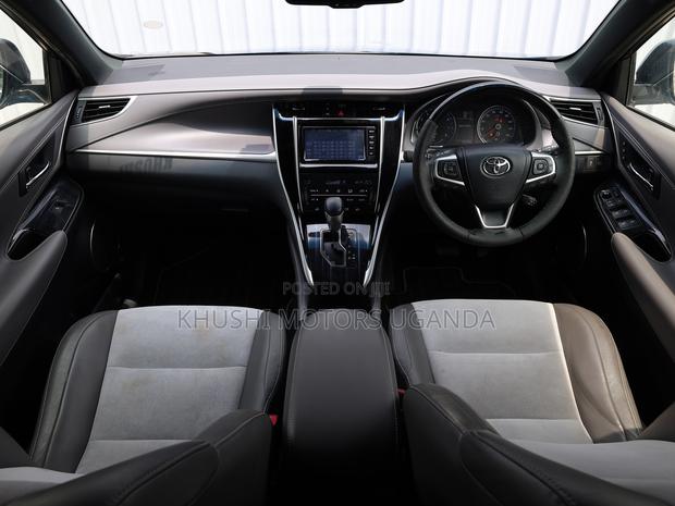 Toyota Harrier 2.0 2017 Blue