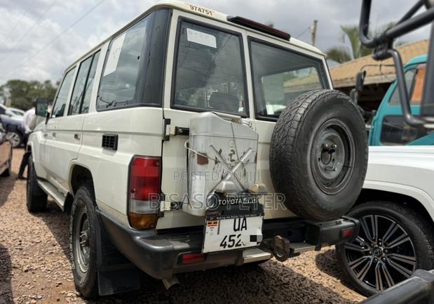 Toyota Land Cruiser Prado 2014 White