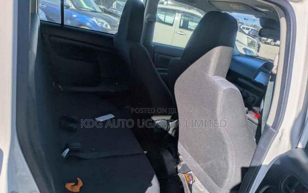 Toyota Probox 1.5 DX 2WD 2017 Pearl