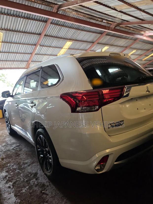 Mitsubishi Outlander 2.4 PHEV AWD 2018 White