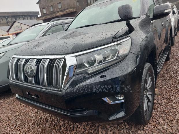 Toyota Land Cruiser Prado 2.8 2017 Black