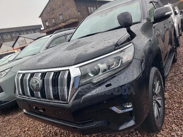 Toyota Land Cruiser Prado 2.8 2017 Black