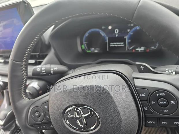 Toyota RAV4 XLE Premium FWD 2023 Gray