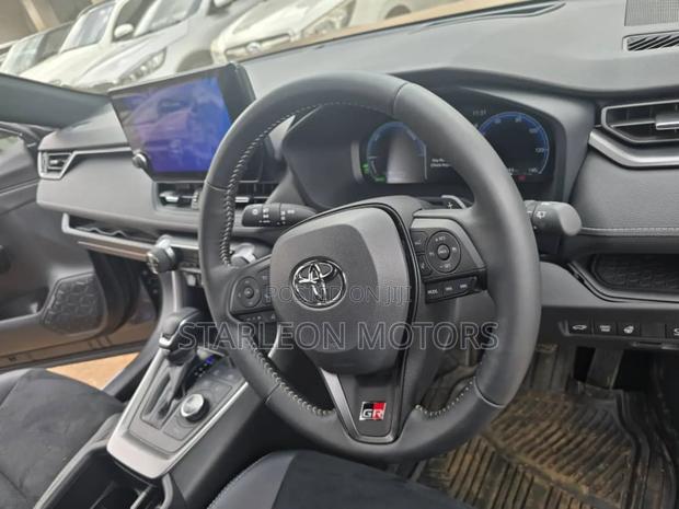 Toyota RAV4 XLE Premium FWD 2023 Gray
