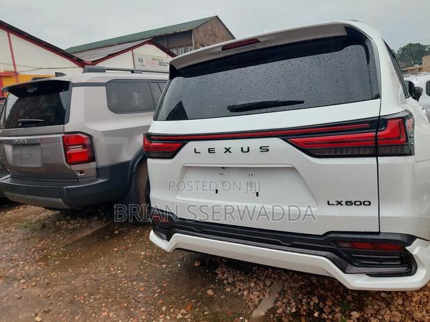 Lexus LX LX 600 2024 White