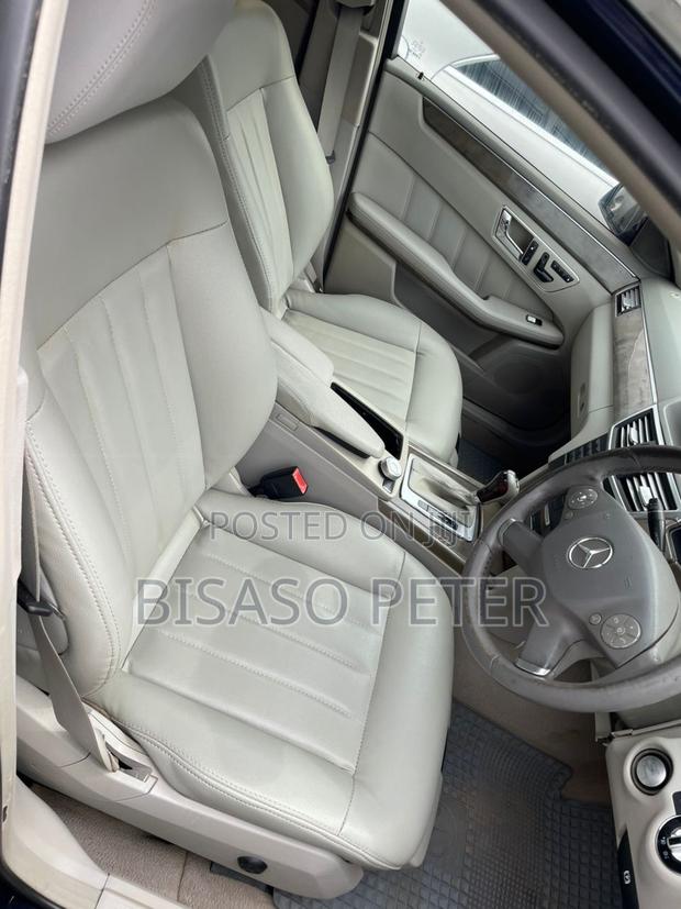 Mercedes-Benz E300 2010 Blue