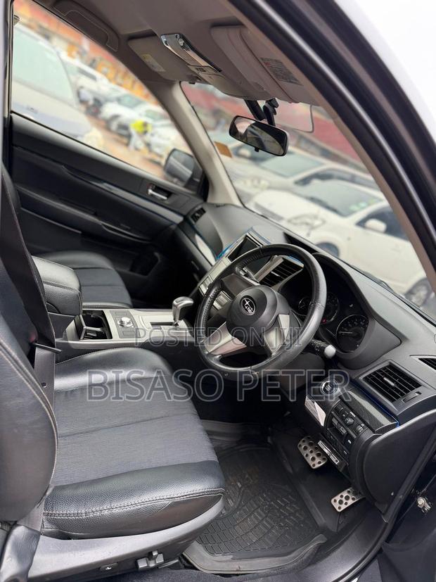 Subaru Legacy 2.5i Premium 2010 Black