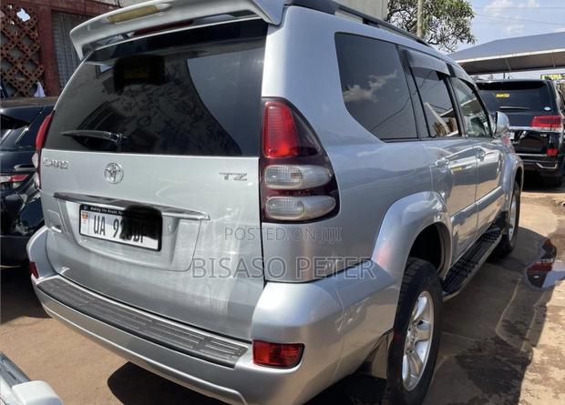 Toyota Land Cruiser Prado 3.4 5dr 2006 Silver