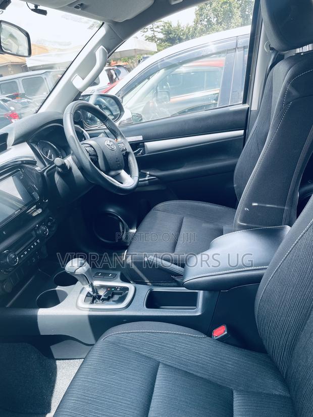 Toyota Hilux 2018 Beige