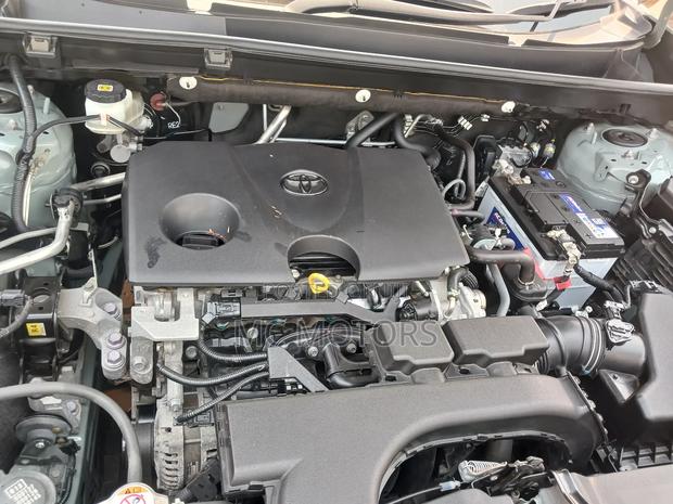 Toyota RAV4 2021 Green