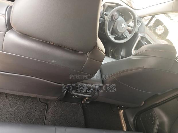 Toyota RAV4 2021 Green