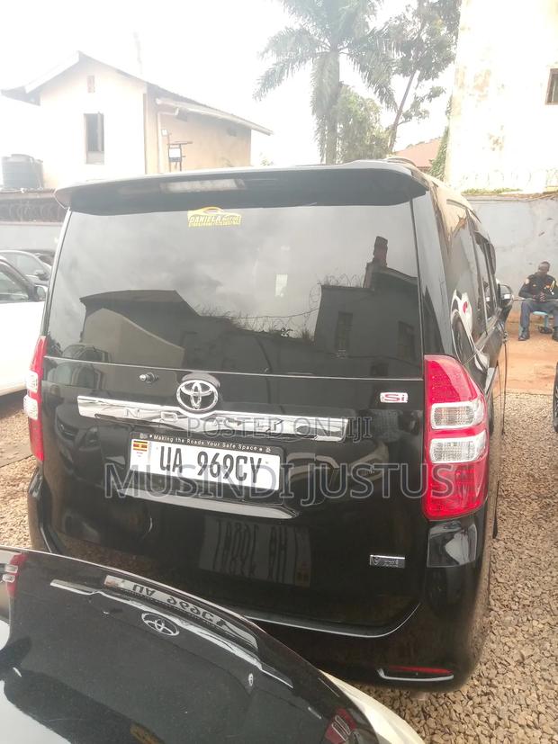 Toyota Noah 2012 Black