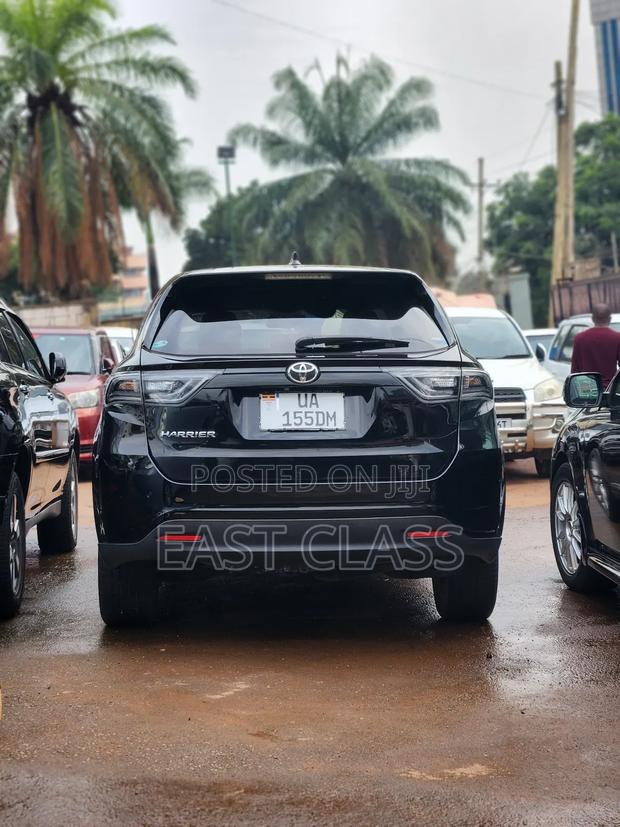 Toyota Harrier 2.0 2016 Black