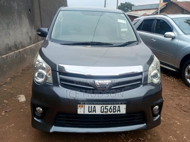 Toyota Noah 2012 Matt Black