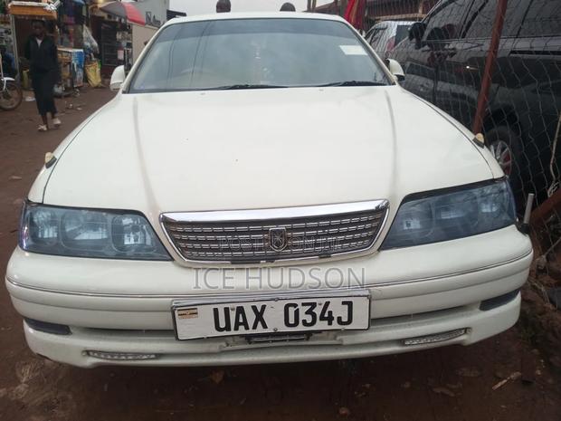 Toyota Mark II 2000 White