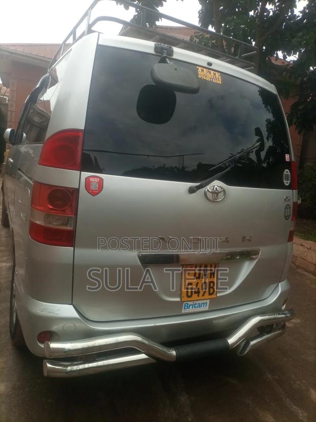 Toyota Noah 2.0 FWD (8 Seater) 2005 Silver