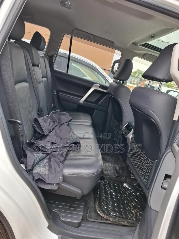 Toyota Land Cruiser Prado 2.8 2018 White