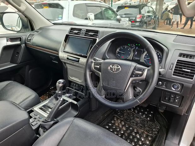 Toyota Land Cruiser Prado 2.8 2018 White