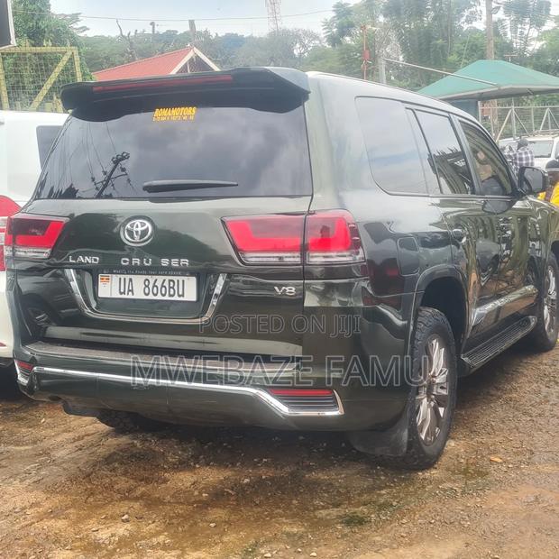 Toyota Land Cruiser 2017 Green