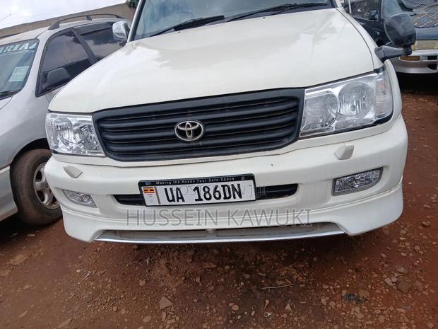 Toyota Land Cruiser Prado 2010 White