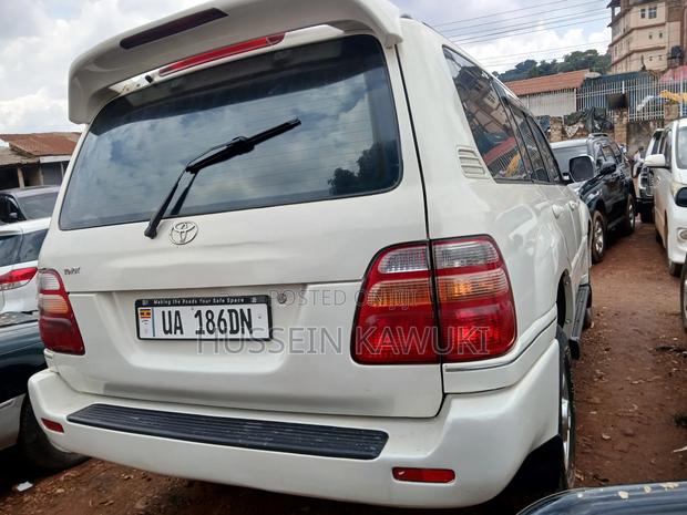 Toyota Land Cruiser Prado 2010 White