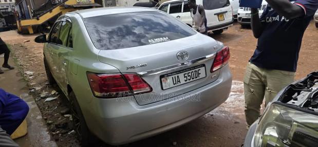 Toyota Premio 2016 Silver