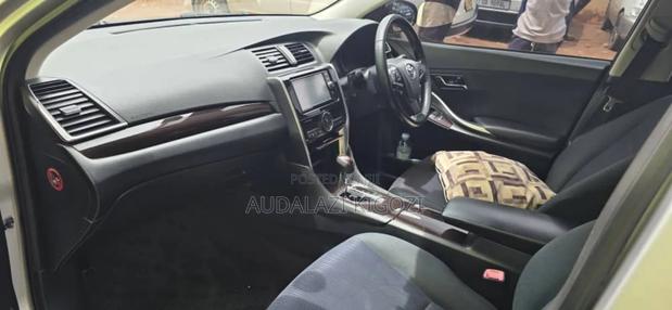 Toyota Premio 2016 Silver