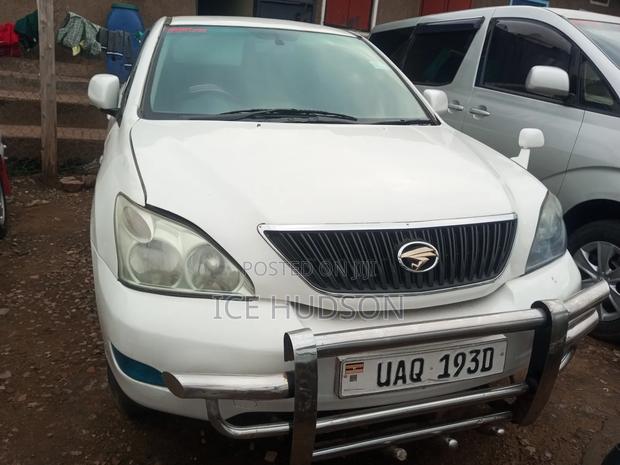 Toyota Harrier 2004 White