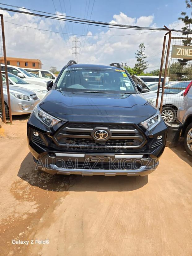Toyota RAV4 2022 Black