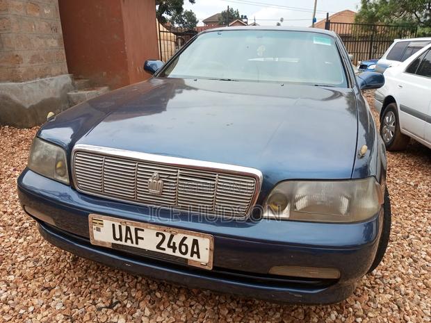 Toyota Crown Majesta 1998 Blue