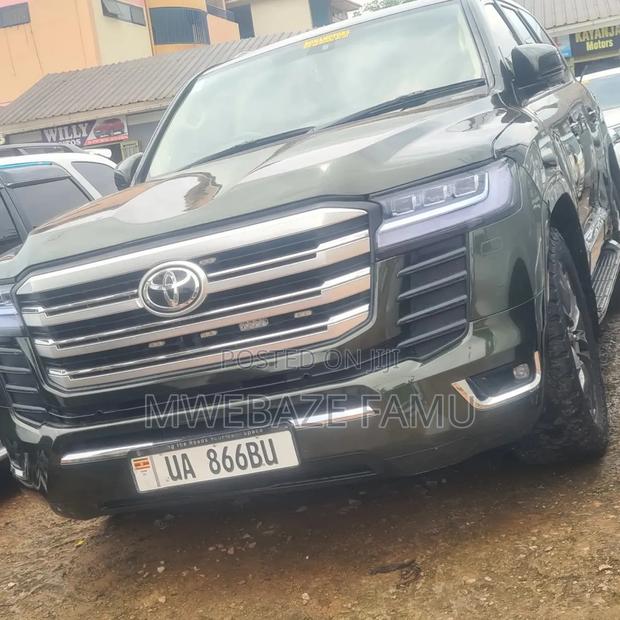Toyota Land Cruiser 2017 Green